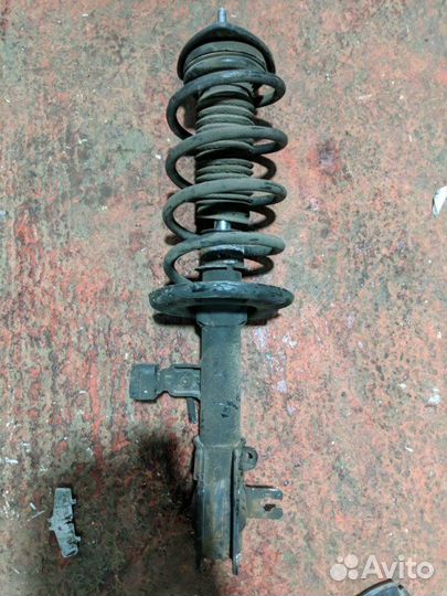 Амортизатор передний правый Mazda Cx5 KE 2011-2017