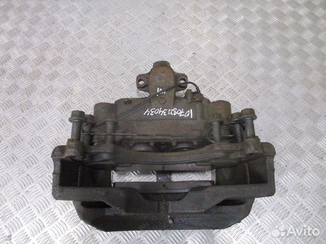 Суппорт передний левый Volvo 20527036