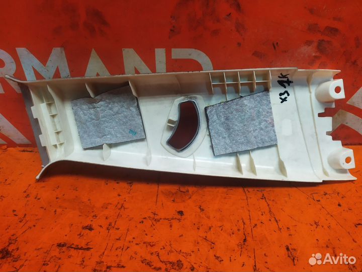 Обшивка стойки центральной левая Bmw X3 E83