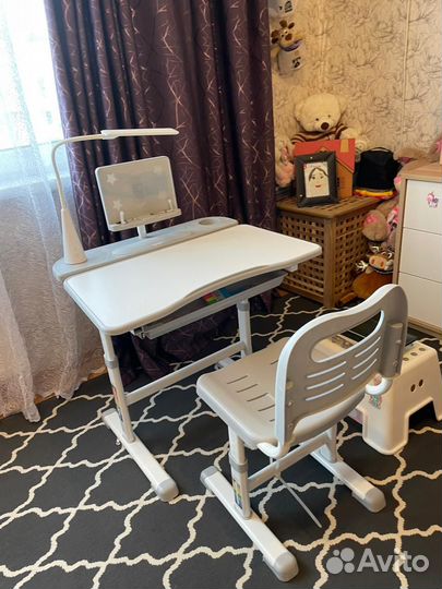 Растущая парта со стулом