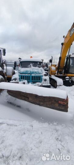 Поливомоечная с пескоразбрасывателем ко713Н-30