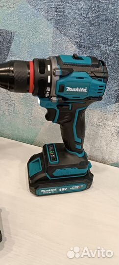 Бесщеточный шуруповерт makita 21В, метал патрон