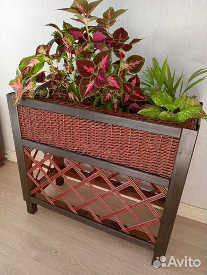 Кашпо.Вазон. Ящик для цветов,Контейнер. Клумба