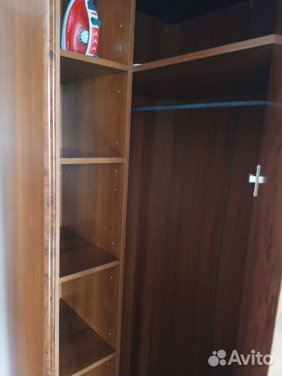 Шкаф угловой