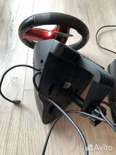 Игровой руль с педалями Genius Trio Racer FF/Wheel