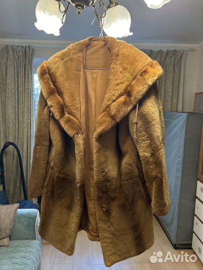 Шуба из бобрика