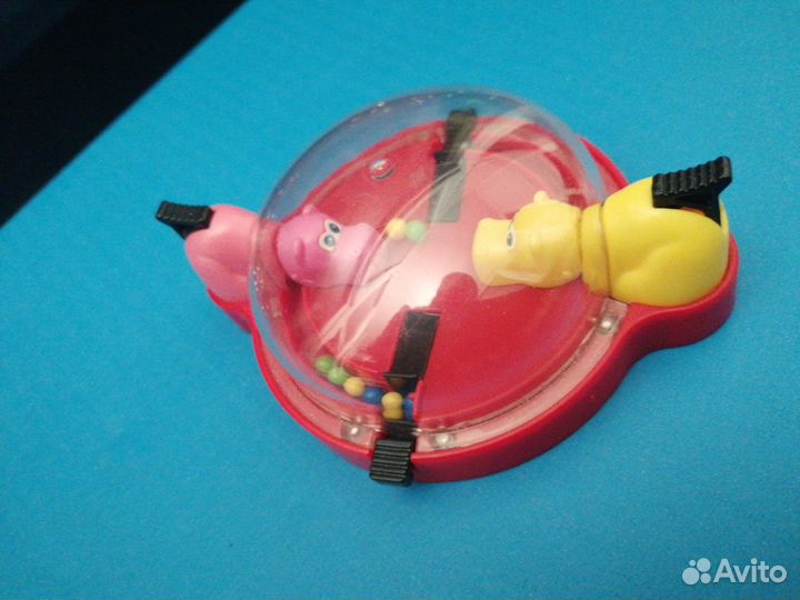 Бегемоты игра с шариками