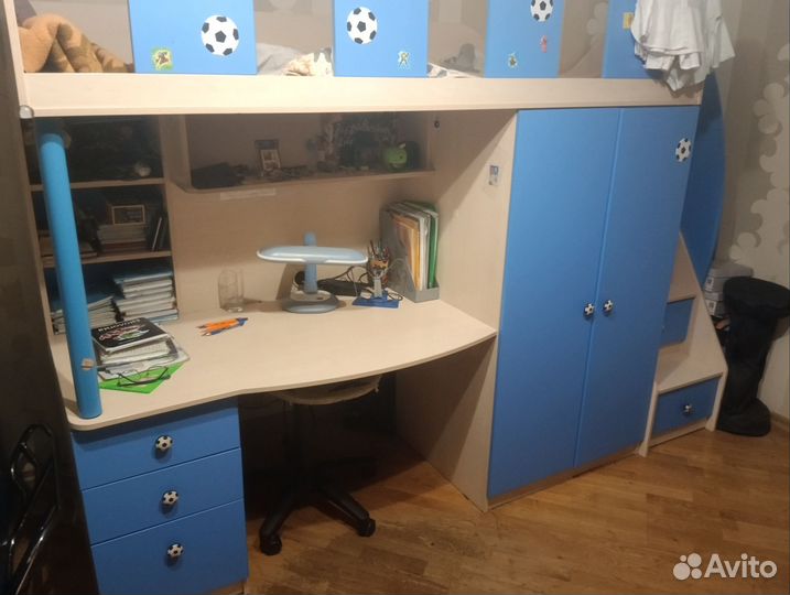 Двухъярусная кровать со столом бу