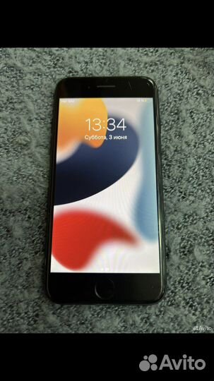Телефон iPhone 7