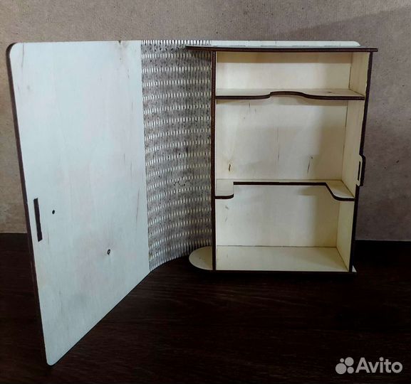 Футляр, коробка из дерева под бутылку