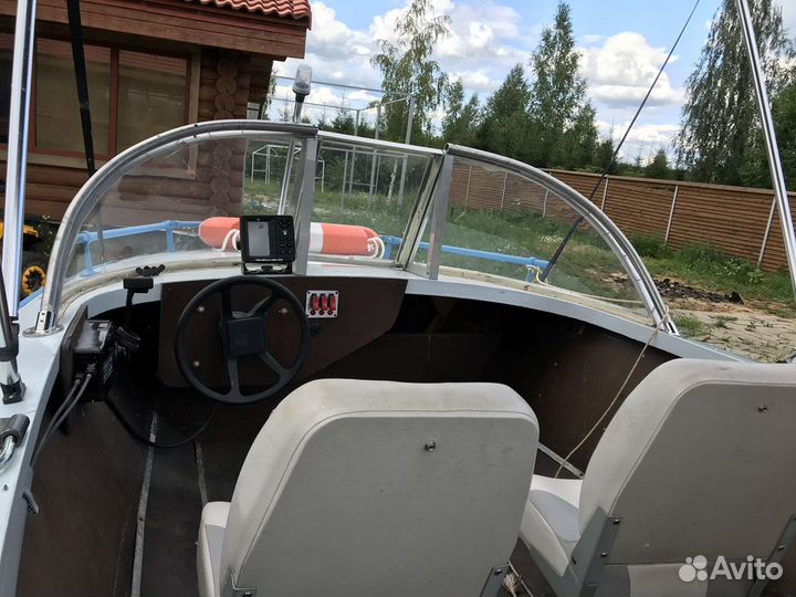 Лодка моторная