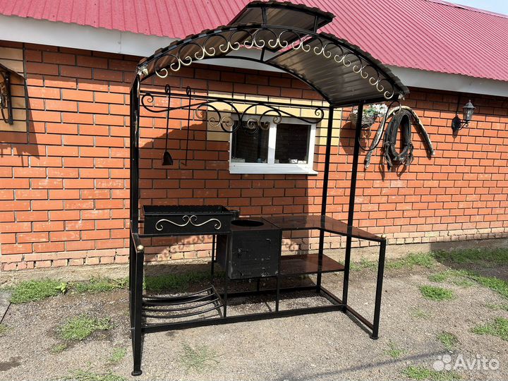 Садовые кованные качели, беседки, мангалы с крышей