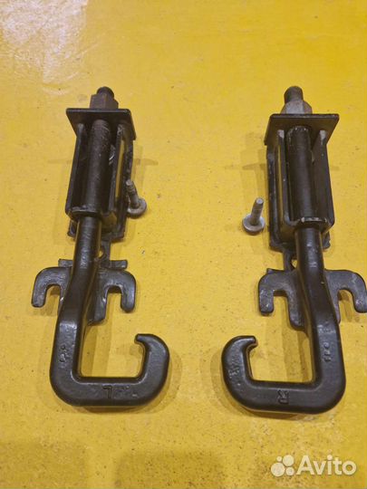 Буксировочные крюки Jeep Grand Cherokee WK2