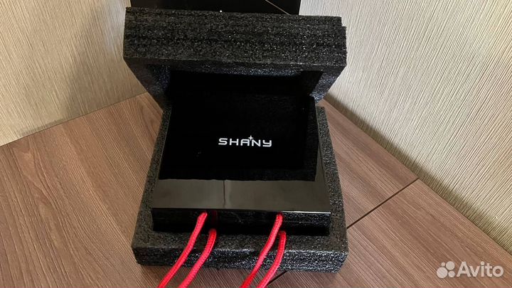 Подарочный набор косметики в чемодане декоративный