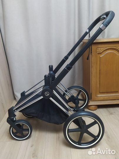Шасси Cybex Priam lll, серебристое с чёрной ручкой