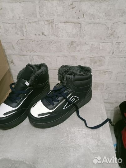 Новые кроссовки на меху