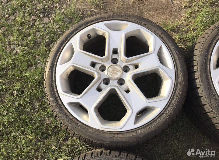 225/40R18 Pirelli /Ford (5x108/цо63.3)