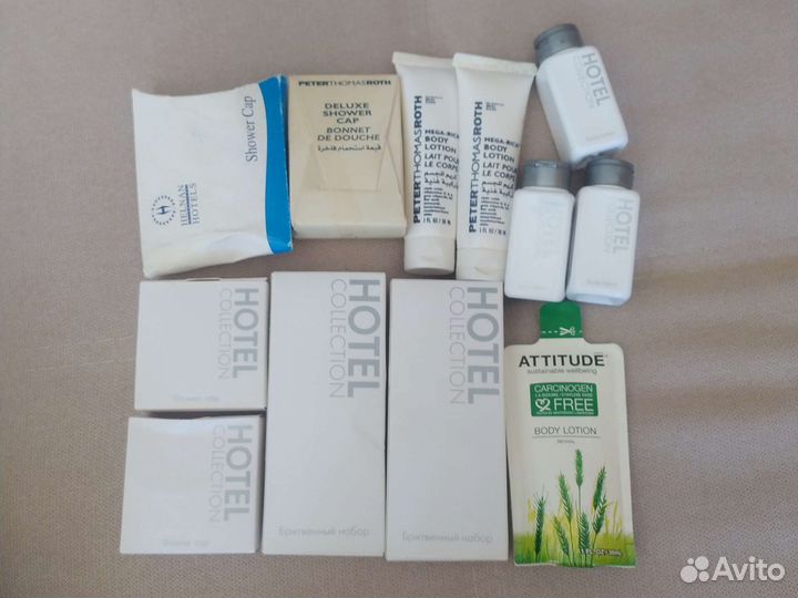 Отельная косметика, шапочки, бритвенный набор