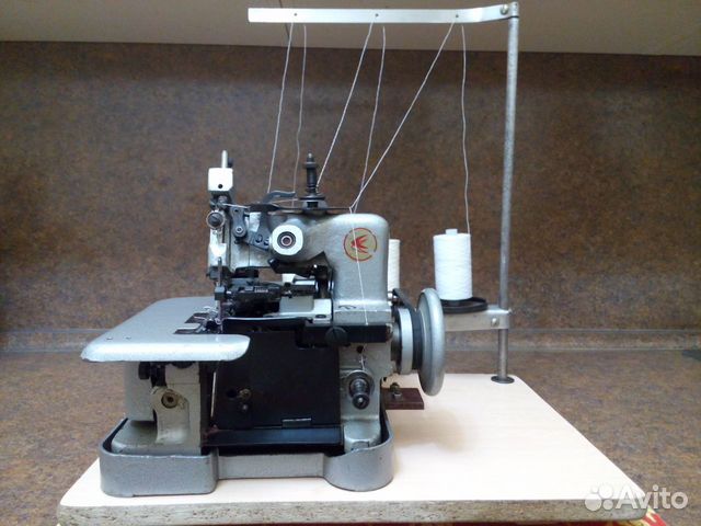 Китайский оверлок 51 класса gn1 1. Оверлок швейная машина yamata. Оверлок подольский 51 а класс. Оверлок 51. Оверлок китайский трехниточный gni 2.