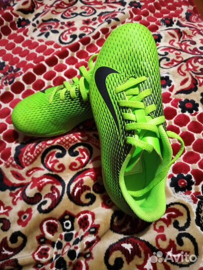 Футбольные бутсы