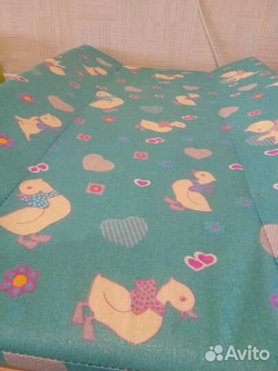 Пеленальная доска на кроватку