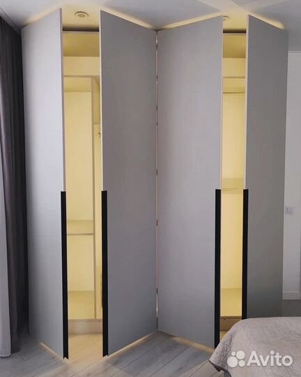 Распашной шкаф