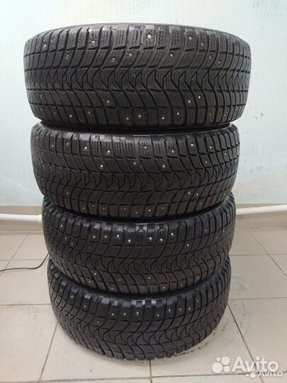 Michelin Latitude X-Ice 215/55 R17