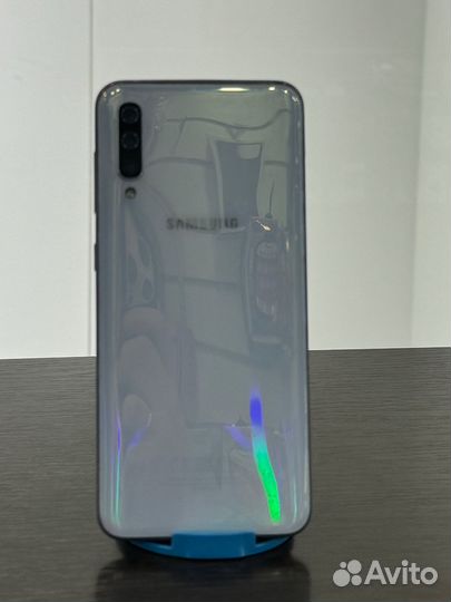 Samsung Galaxy A50, 4/64 ГБ