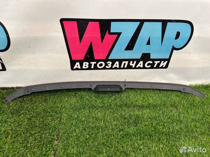 Уплотнитель капота Audi A8 D5 (2017 - 2024)