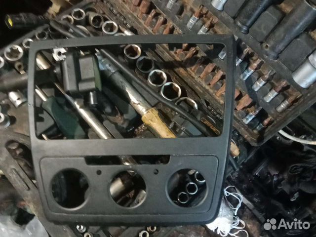 Рамка магнитолы skoda yeti