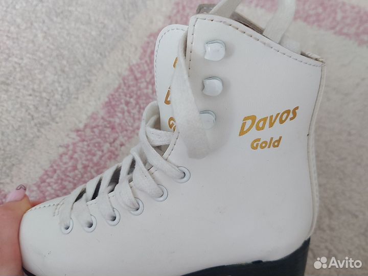 Коньки фигурные