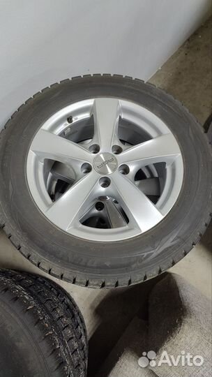 Dunlop Winter Maxx WM01 215/60 R16