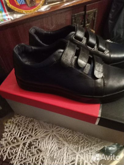 Мужские кожанные ботинки, размер 40,новые