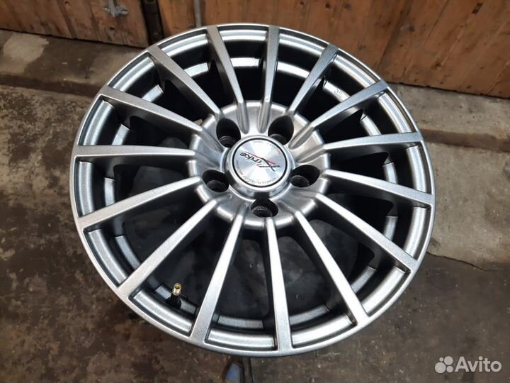 Комплект литых дисков