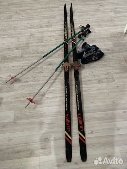 Беговые лыжи деревянные с палками и ботинки 41р