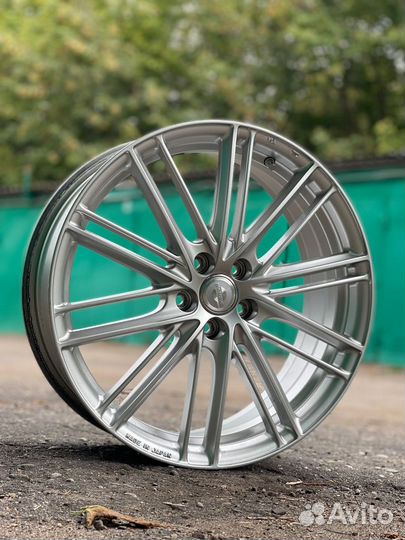 8,5кг японские диски Bridgestone R18 5-100