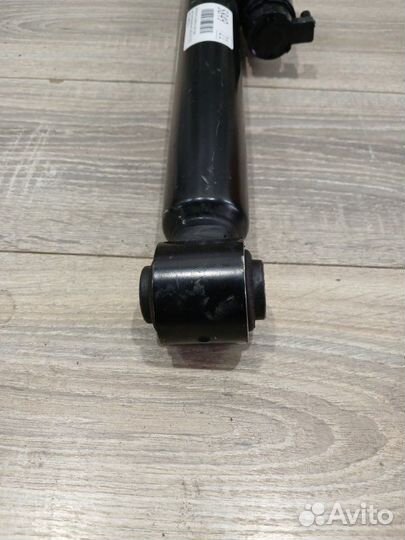 Амортизатор подвески задний правый Land Rover