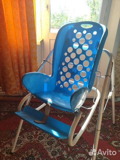 Кресло для кормления ребенка со столиком