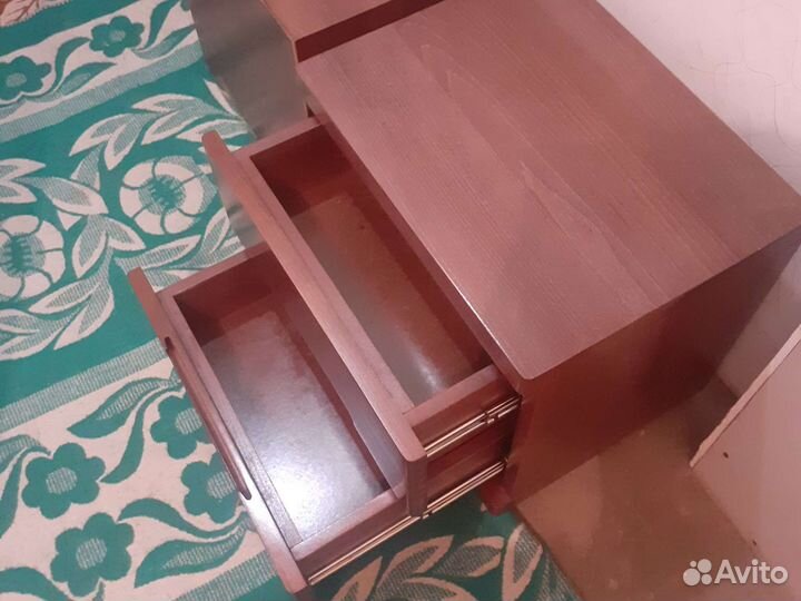 Тумба прикроватная массив из бука