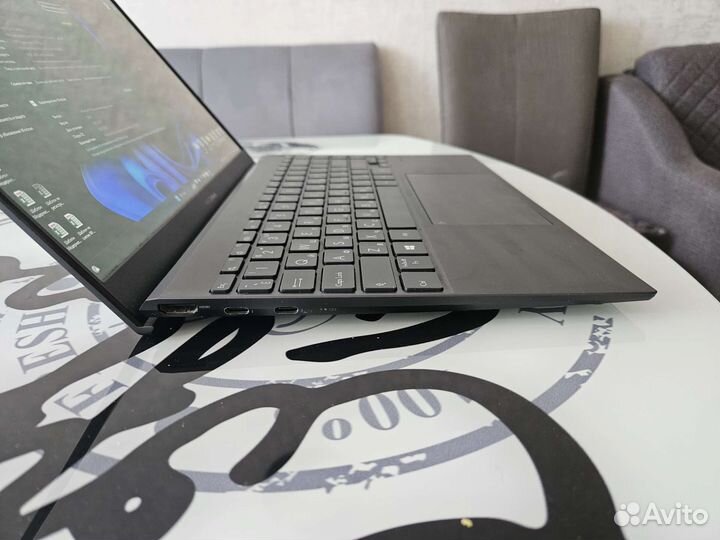 Asus ZenBook 13.3 oled