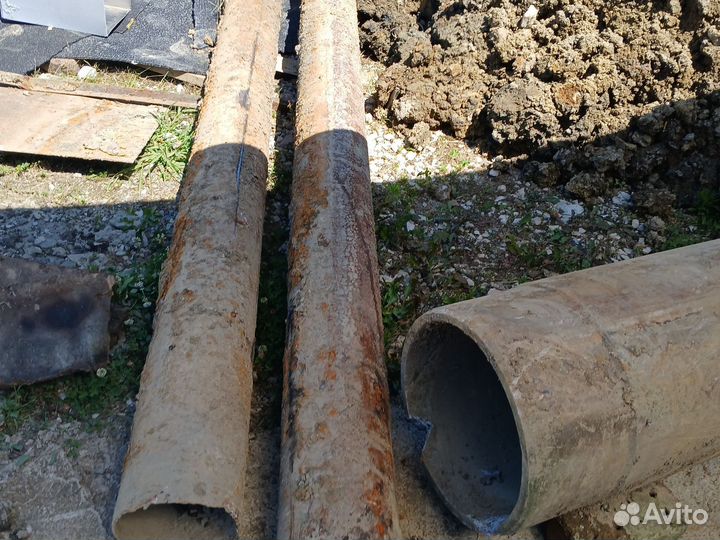 Трубы железные 2 шт есть
