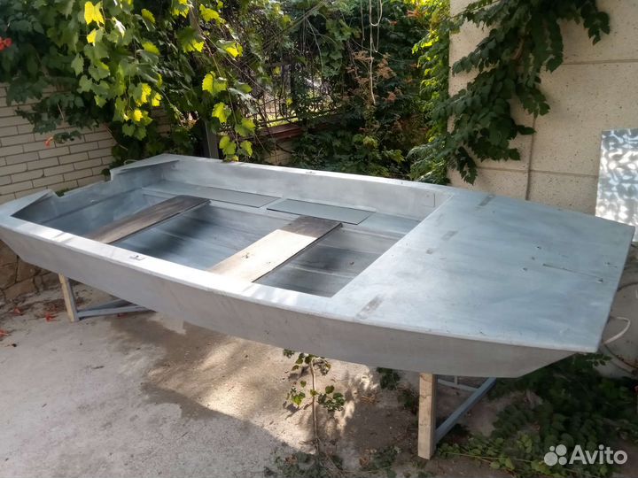 Лодка джонбот