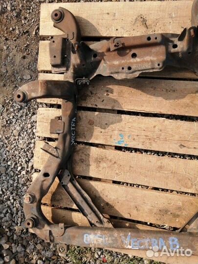 Подрамник передний Opel Vectra B хетчбек X18XE1