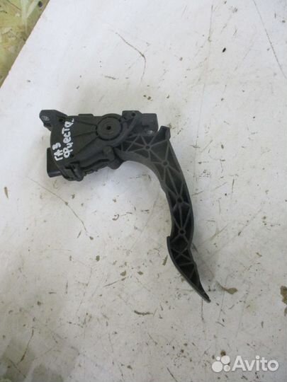 Педаль газа Форд Фиеста 1,4 амт,робот 80л.с. 2008г