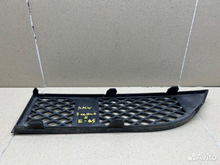 Решетка переднего бампера правая Bmw 7-Серия