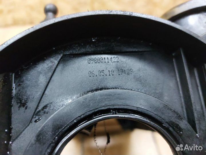 Крышка клапанов Opel Zafira B A17DTR 2008