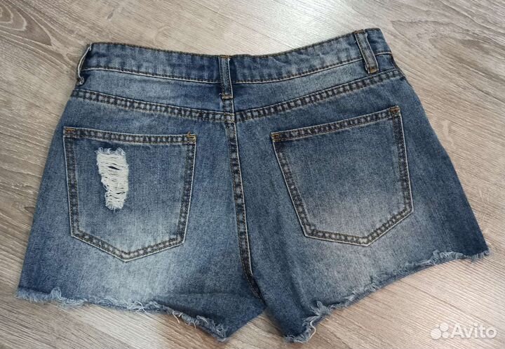 Джинсовые шорты