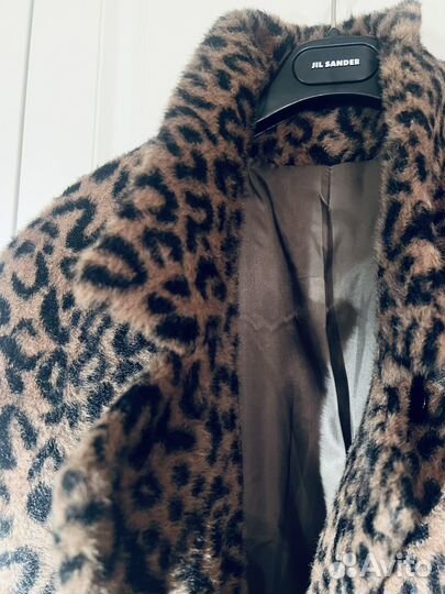 Итальянское леопардовое пальто из шерсти