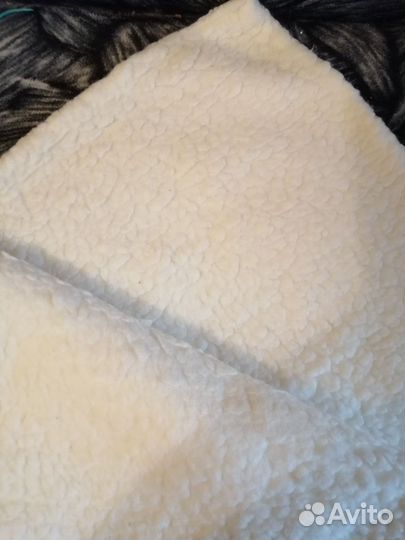 Набор новый:одеяло и комплект в коляску на овчине