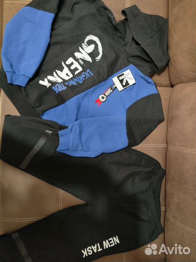 Два костюма на мальчика 140р
